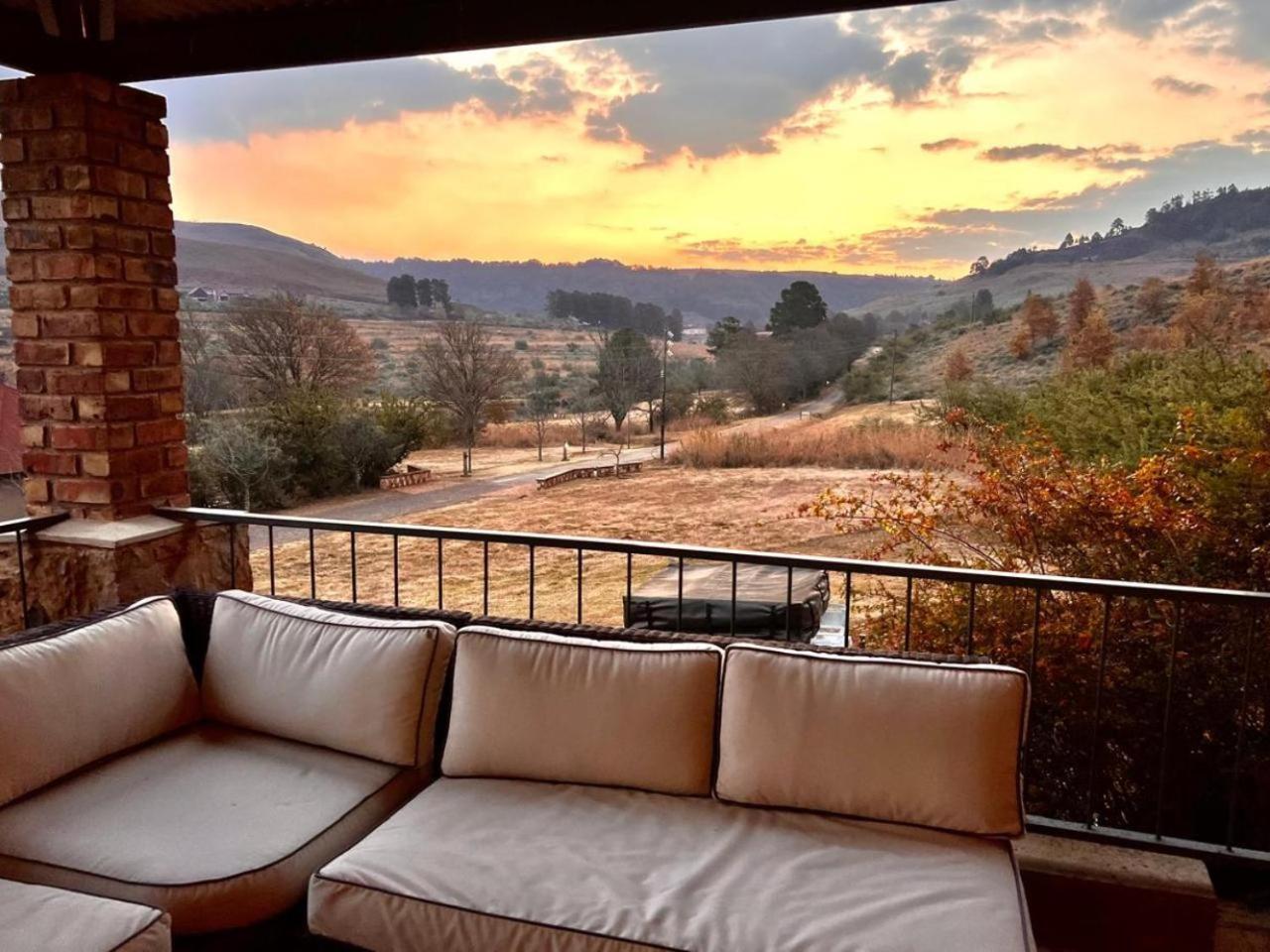 Stone Creek Mountain Lodge Dullstroom Exterior photo